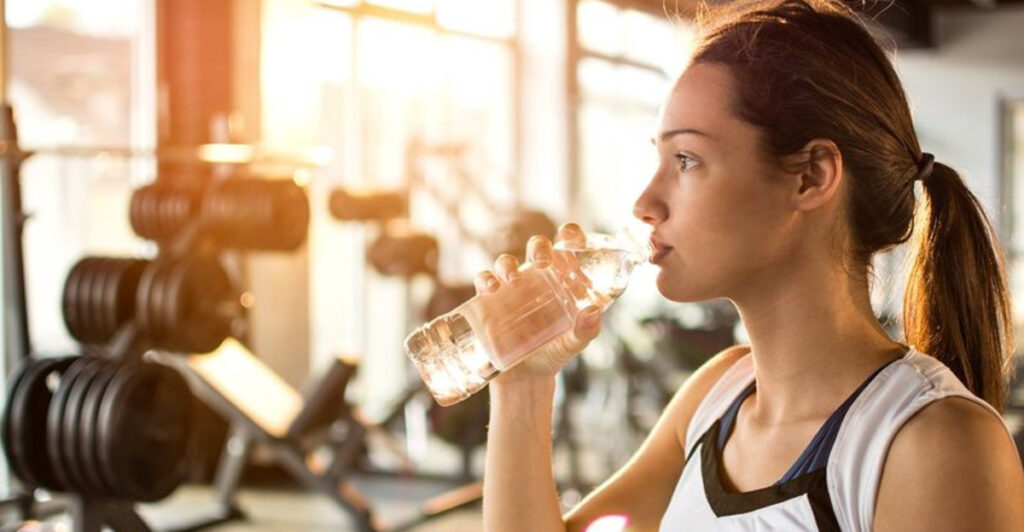 16 Warning Signs You Need to Drink More Water